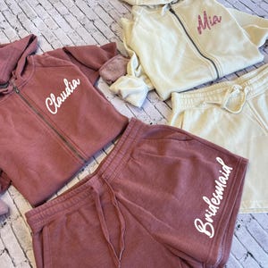 Custom bridesmaid pajama set, bridal party pjs, bridesmaids getting ready outfit, bridesmaid sweatsuit, custom bridesmaid gift, Short B902