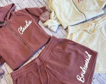 Custom bridesmaid pajama set, bridal party pjs, bridesmaids getting ready outfit, bridesmaid sweatsuit, custom bridesmaid gift, Short B902
