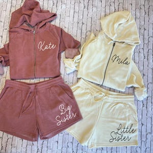 Personalized Bridesmaid&#39;s Pjs, Bridal Party Hoodies and short, Sister Outfit, Wedding Morning Pj set, Bridesmaids getting ready Outfit B824