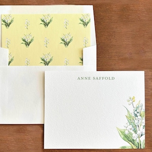 Juego de tarjetas de notas de papelería personalizadas, juego de 10 flores de lirio de los valles en acuarela, regalo personalizado para ella, tarjetas de notas planas con flores de nacimiento de mayo