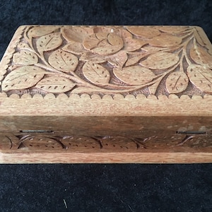 Vintage Puzzle scatola mano intagliato Fiore e foglia modello Ninket di legno, scatola di gioielli, scatola di sigaretta