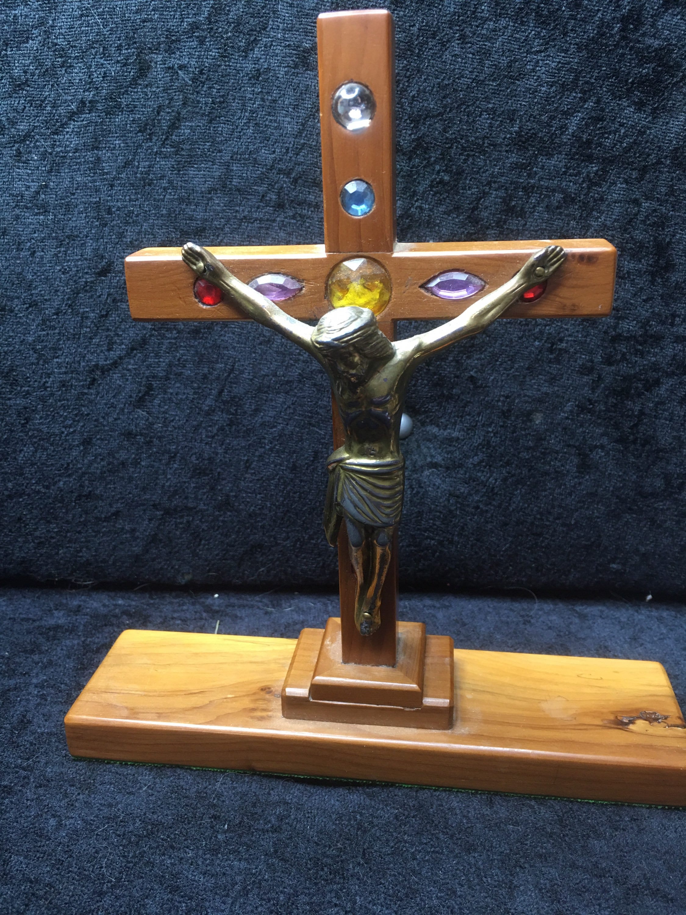 木製の十字架に架けられたイエスのビンテージ像 - Etsy 日本