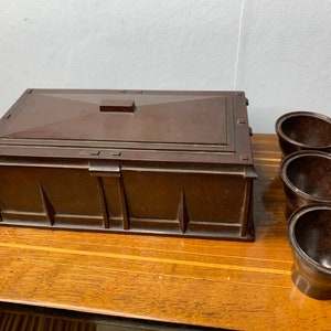 Antica scatola di sigarette in bachelite e portauova / bicchierini
