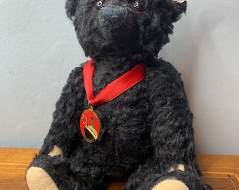 Girls Don't Cry × Steiff Teddy Bear Girls Don't Cry × Steiff Teddy Bear Steiff Teddy Bear With Ids