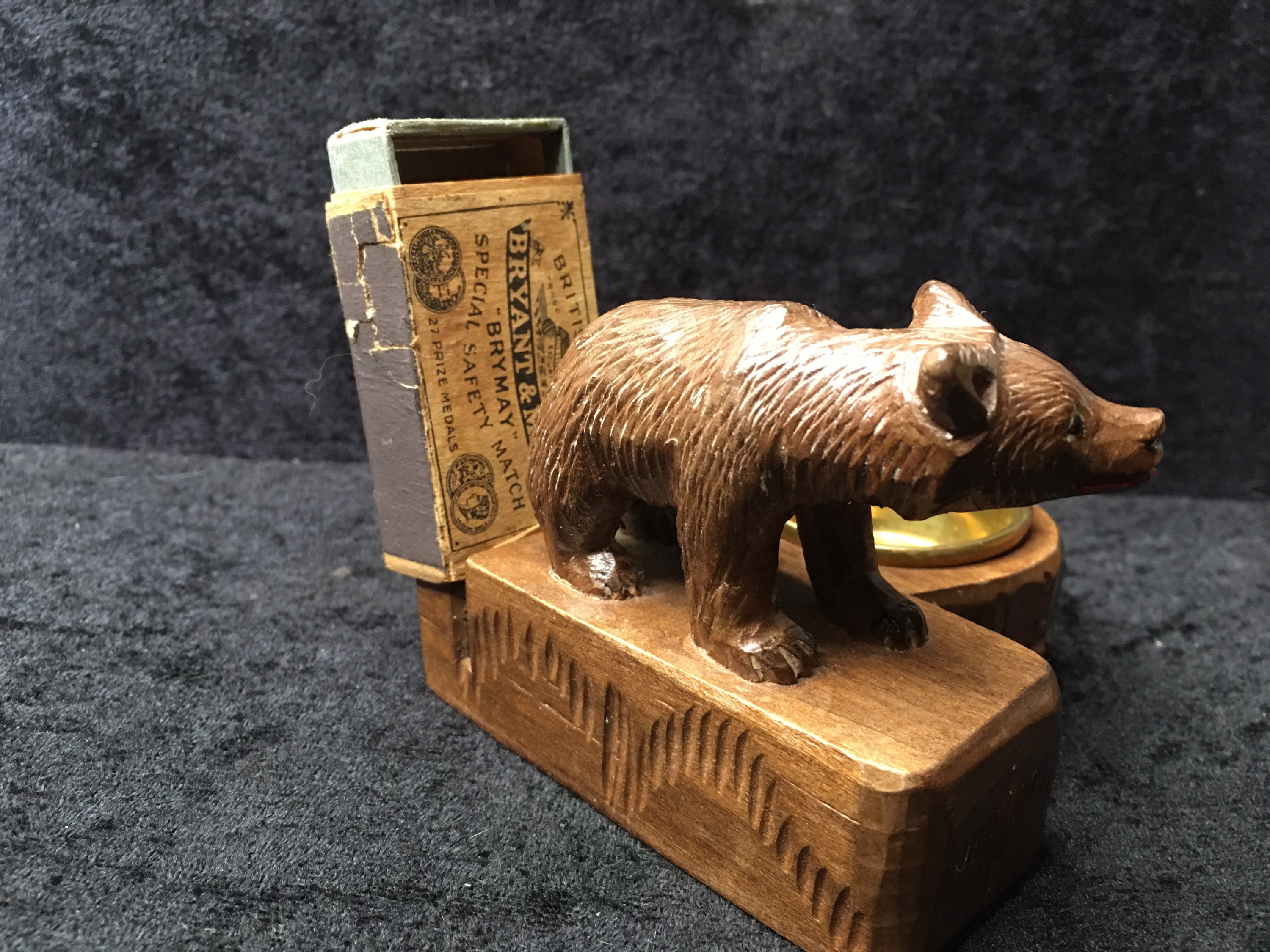 木彫り 木製クマ彫刻 マッチ箱サイズ （ブランド登録なし 動物 置物 