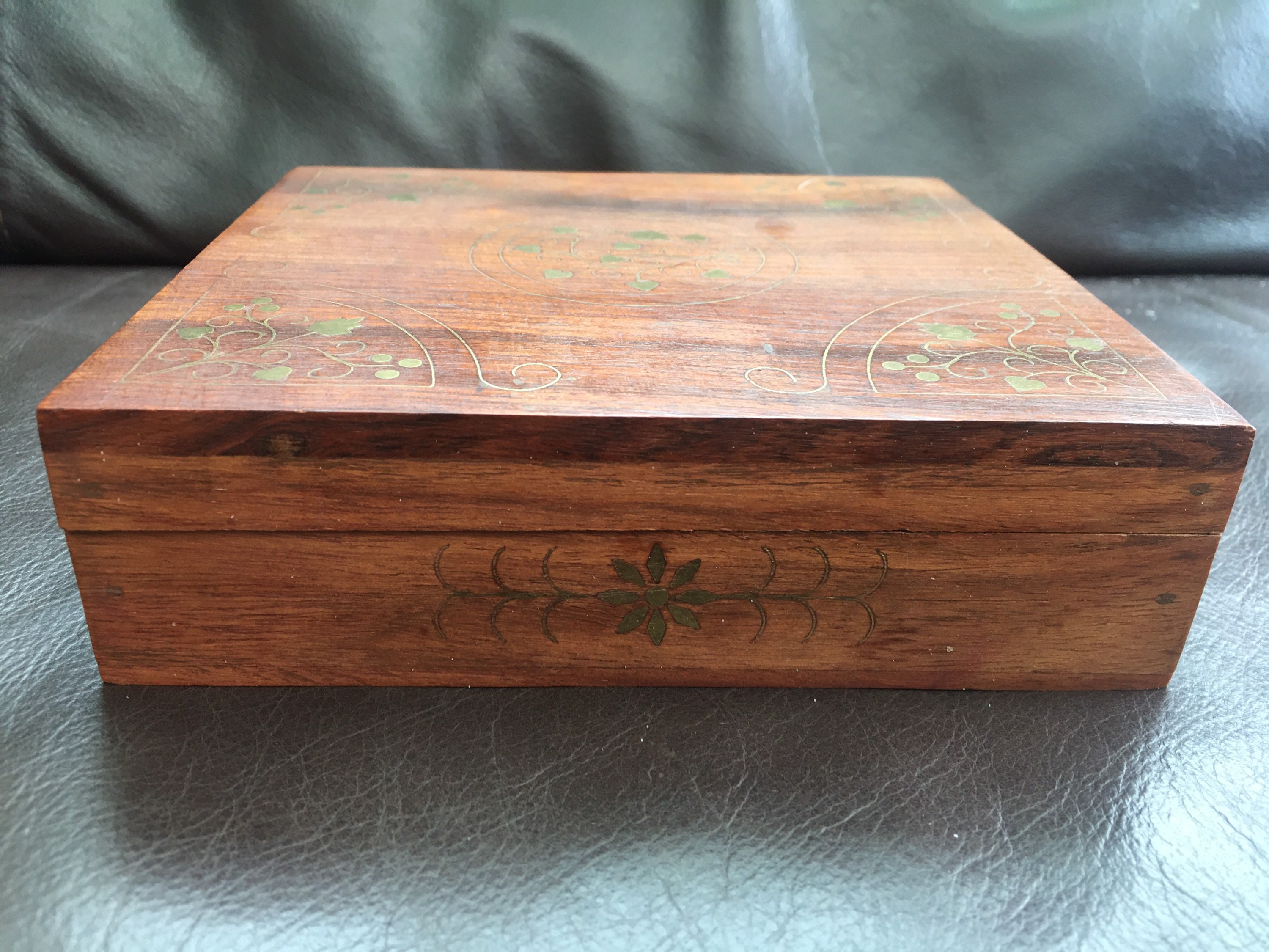 葉と花があしらわれたヴィンテージ真鍮象嵌木箱 - Etsy 日本