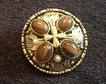 Vintage  Gold Celtic brooch with Cabochon Exterior Semi Precious stones