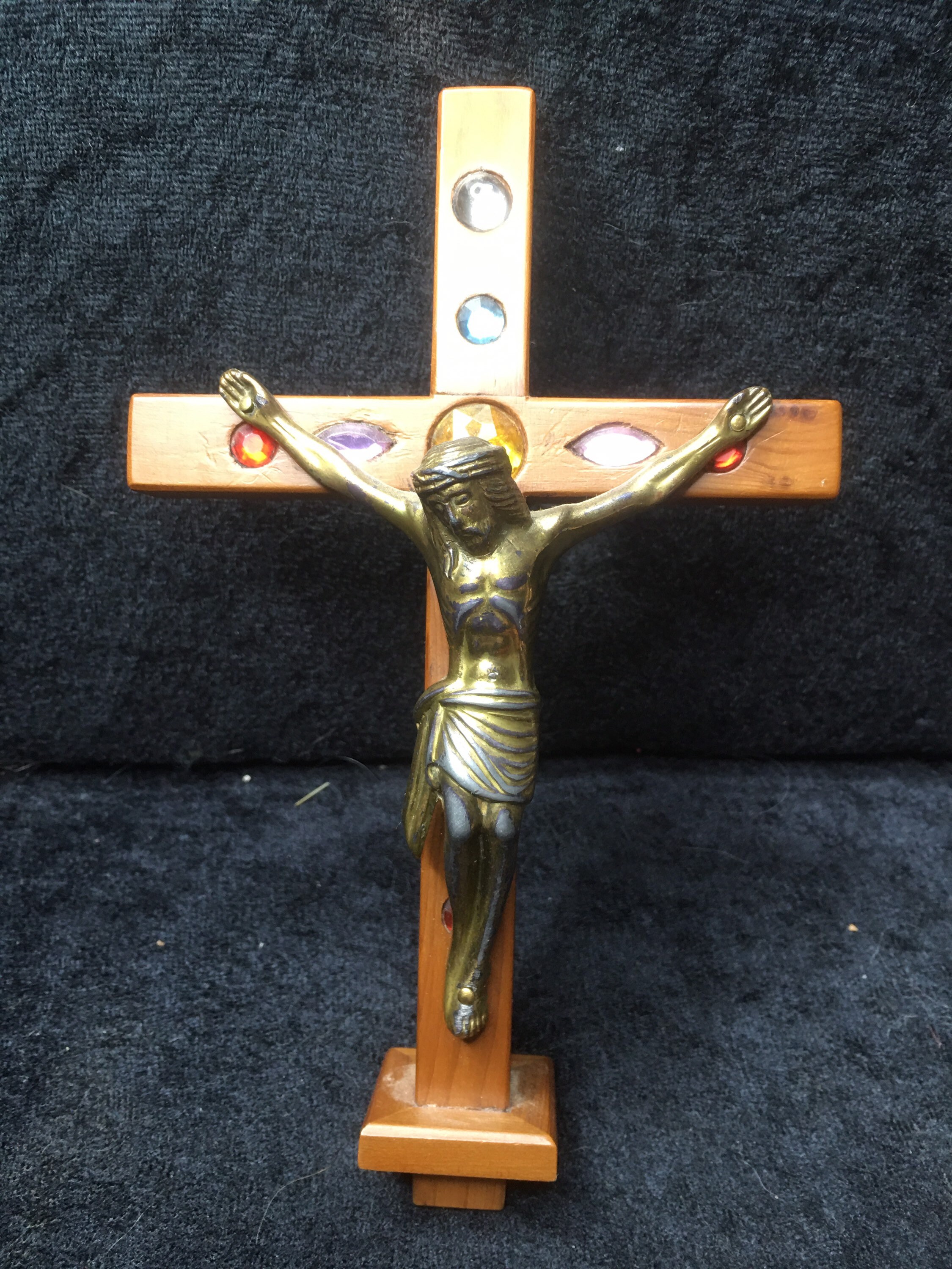 木製の十字架に架けられたイエスのビンテージ像 - Etsy 日本