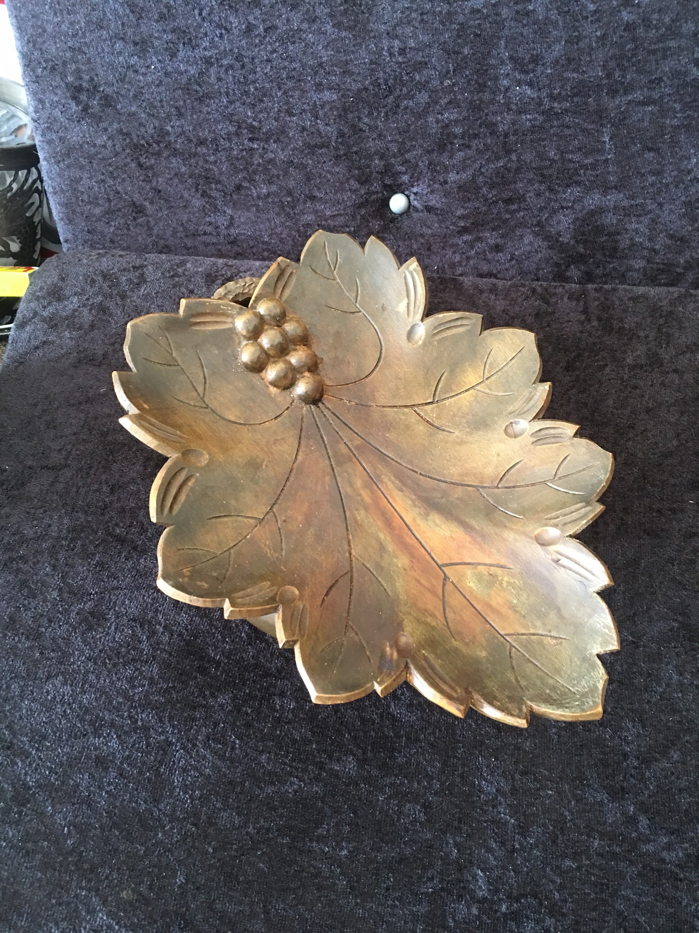 Vintage Black Forest Vine  Leaf Music box / Fruit Bowl