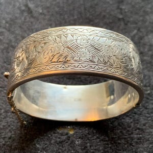 Vintage Sterling Silver Bangle by Smith and Pepper Chester 1957