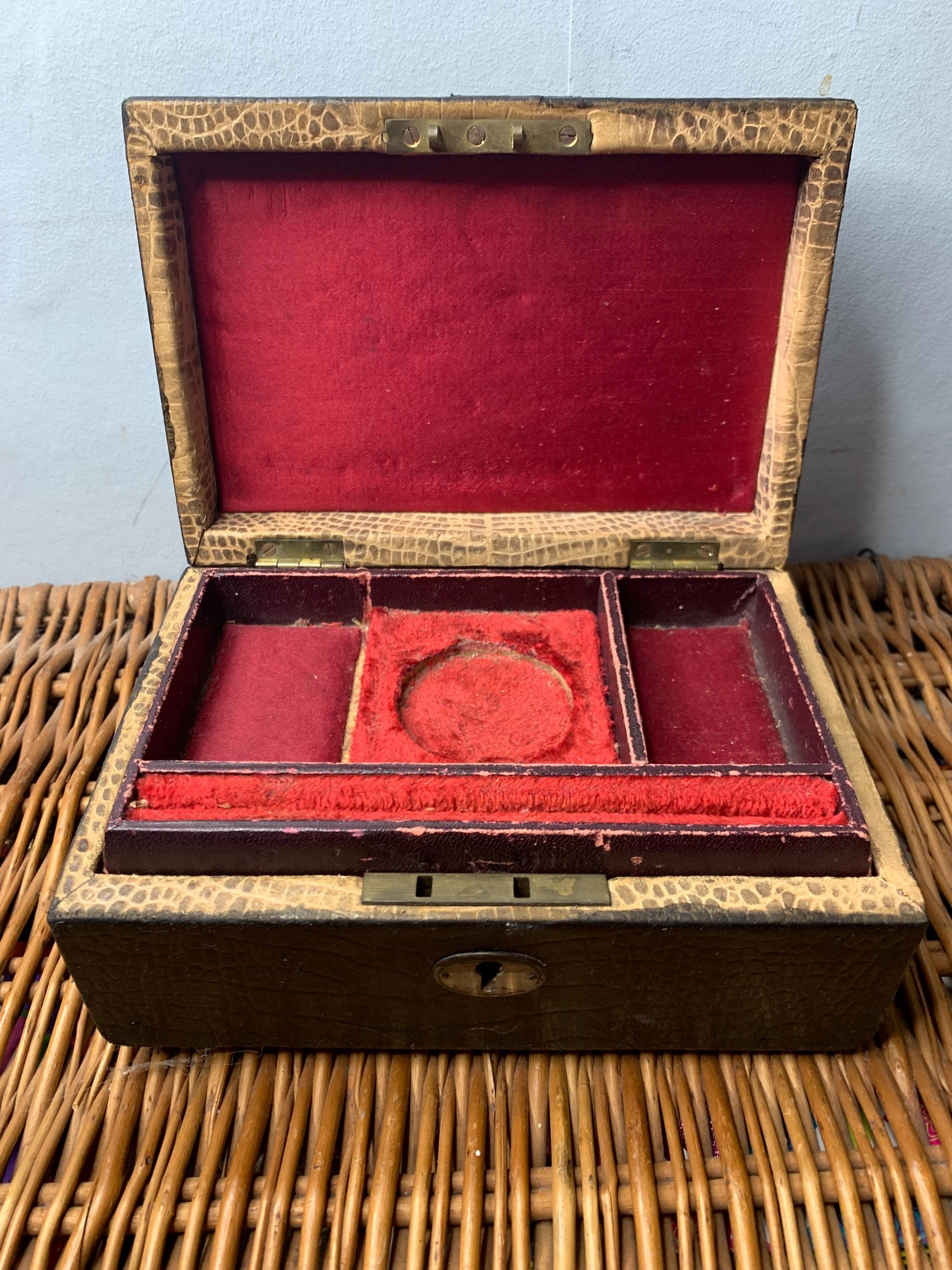 Antique Black Leather Victorian Ladies Jewellery Box Velvet Lined