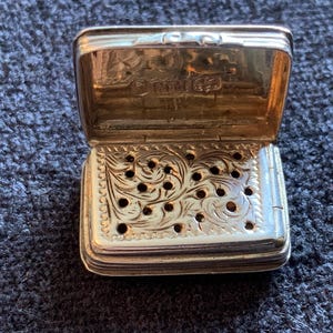 Rare Exquisite Antique Nathaniel Mills Sterling Silver Vinaigrette 1843