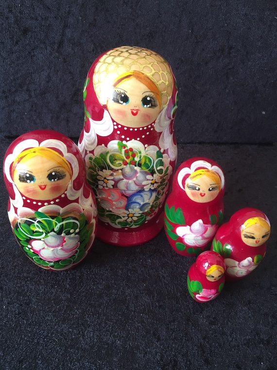Poupées Russes Traditionnelles 5 Pièces - Conte Populaire, Peintes à La Main Par Iancovskaya