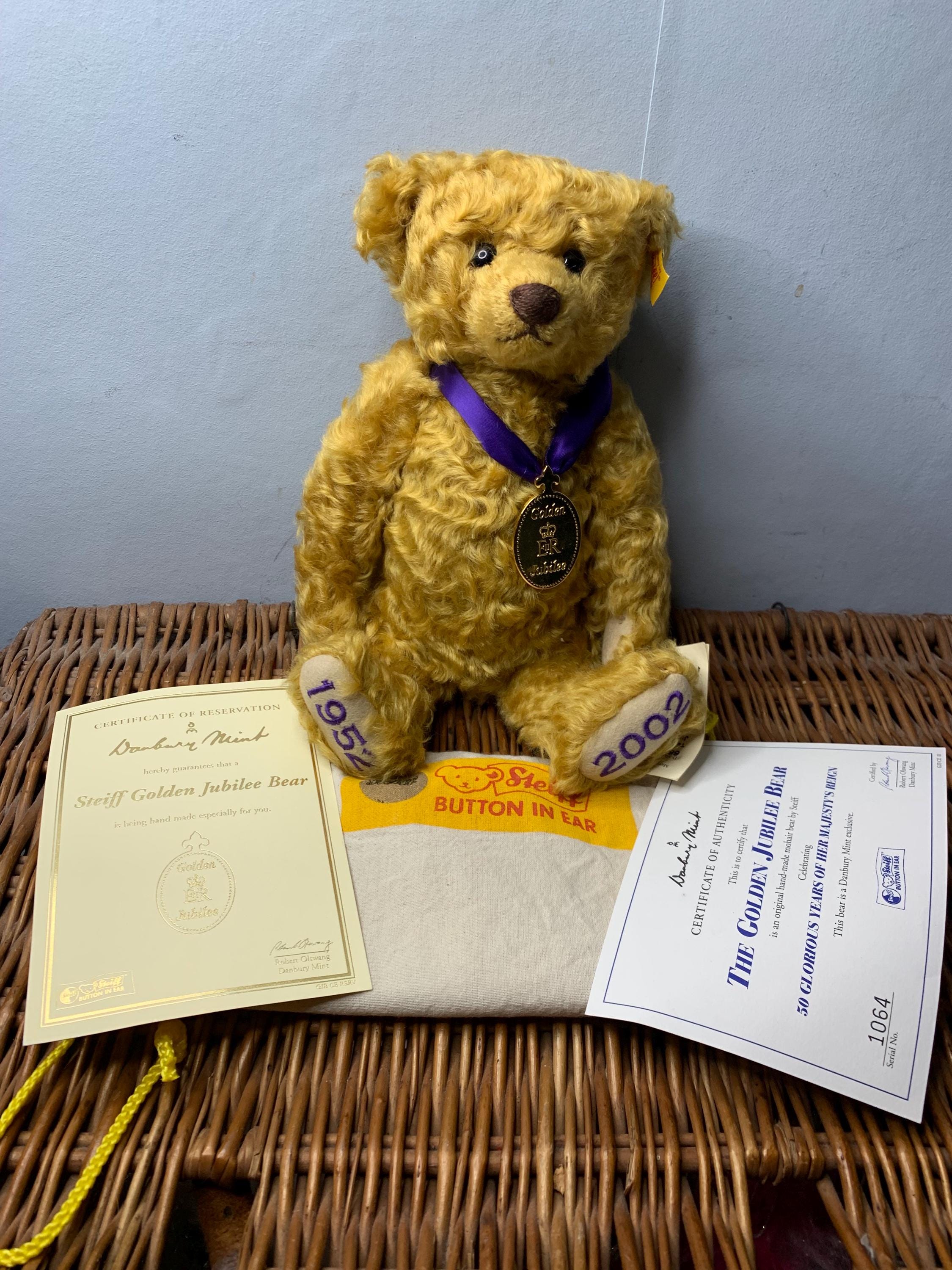 Rare STEIFF 2002 Queen Elizabeth the 2nd Golden Jubilee