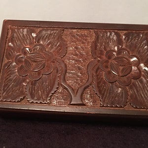 Rara scatola di sigarette in legno intagliata a mano vintage