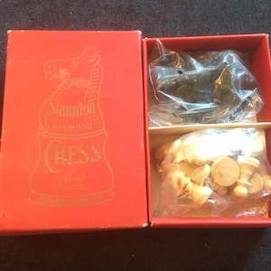 Vintage Staunton wooden Chess pieces in their original box