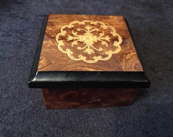 Vintage walnut ring box with design on top