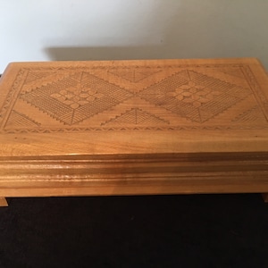Gingillo in legno intagliato a mano vintage, scatola di gioielli, scatola di sigarette