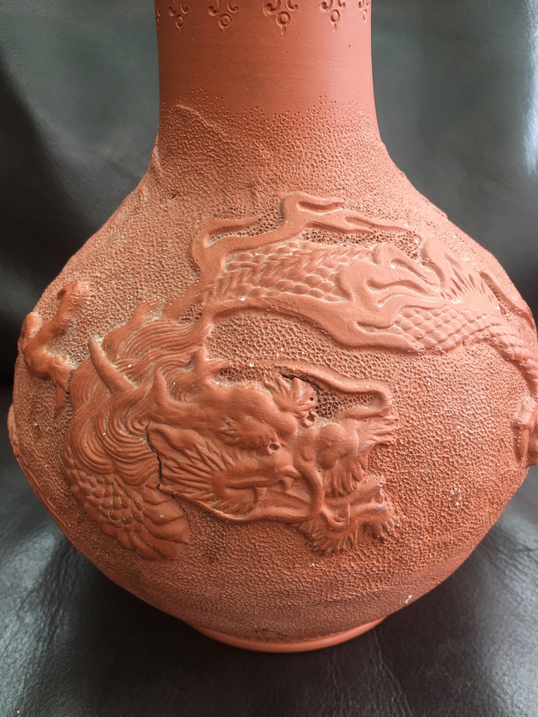 Vases Vintage large Japanese style Dragon on a Terracotta Vase water jug Saki bottle Home Décor