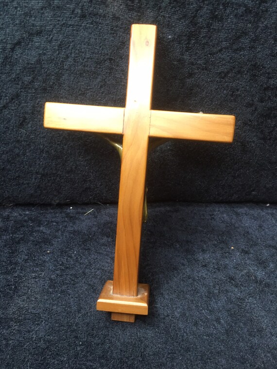 木製の十字架に架けられたイエスのビンテージ像 - Etsy 日本