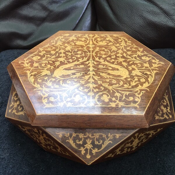 Stunning Rare Vintage Reuge inlaid wooden music box with Swan / Dragon and acanthus leave decoration