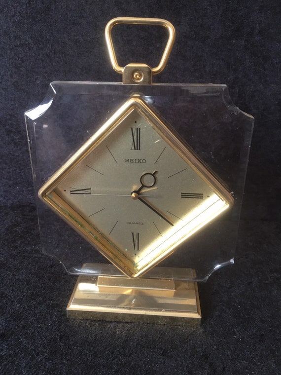 seiko quartz clock gold