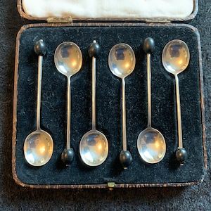 Vintage 6 x Sterling Silver Coffee spoons by Cooper Brothers and Son Limited in their original box