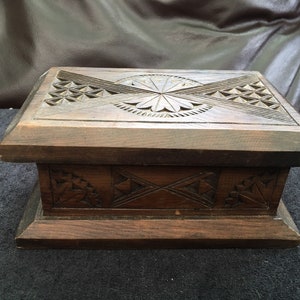 Gingillo in legno intagliato a mano vintage, scatola di gioielli, scatola di sigarette
