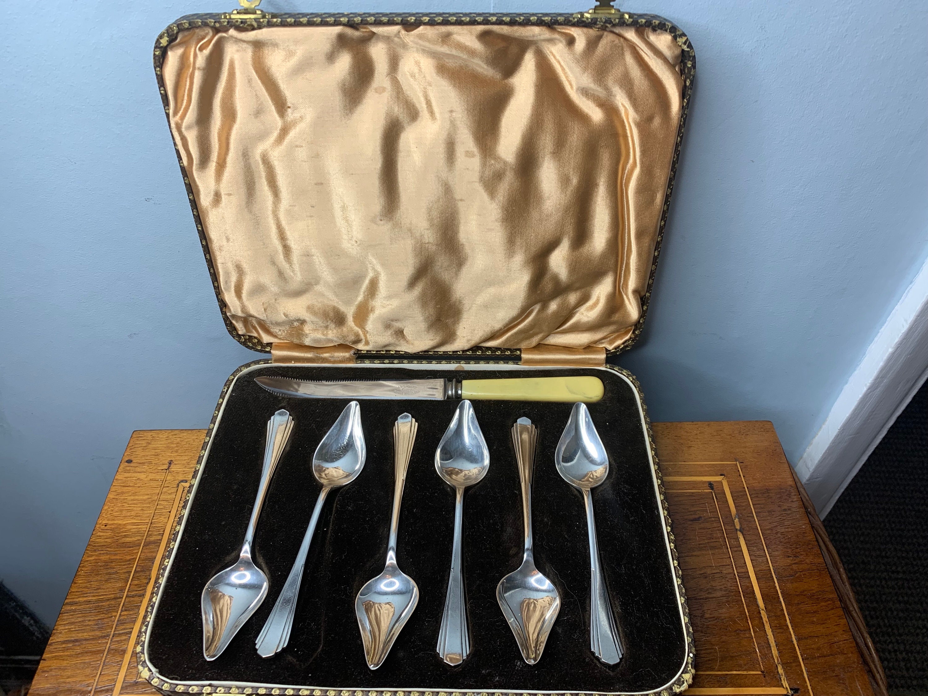 【James Deakin & Sons 】【純銀継手 / 白蝶貝】ティーナイフ James Deakin Cutlery - Etsy