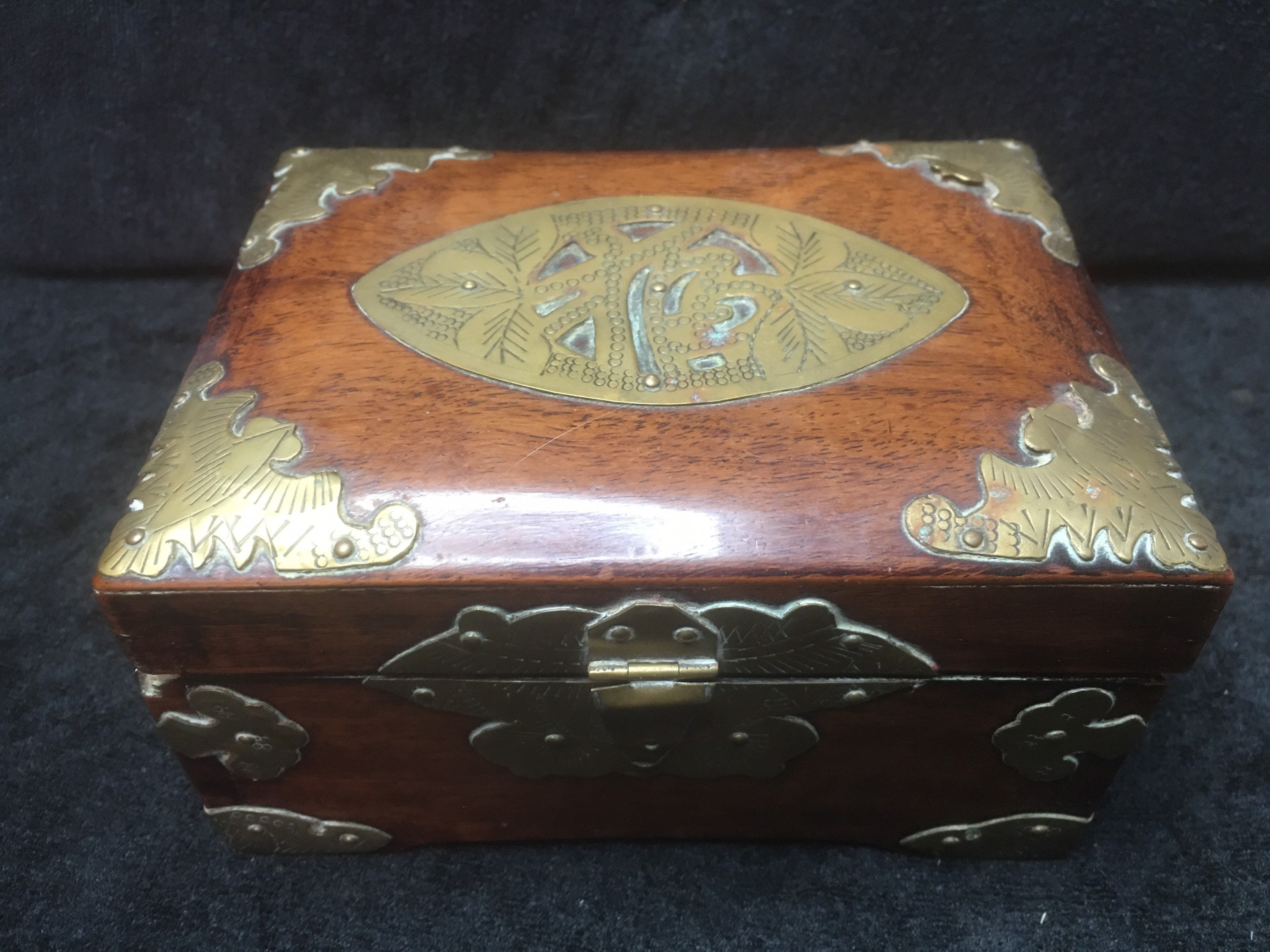 Vintage Chinese Wood Lacquered Jewellery Box With Inlay Jade and Brass  Ornaments. Decorative Jewellery Organizer Box 