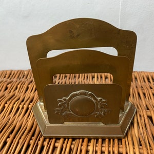 Antiguo portacartas Art Déco de latón fabricado en Alemania.