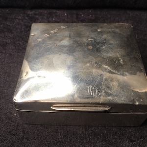 Portasigarette vintage in argento sterling di Mayes Mills and Co