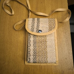 Raffia phone pouch