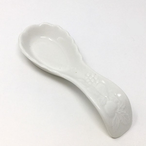 Gibson Designs farmhouse white fruit pattern spoon holder, discontinued spoon rest replacement, vintage country cottage boho table setting