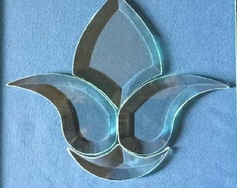 Fleur-de-lis Clear Beveled Glass Cluster (AZ- 4)