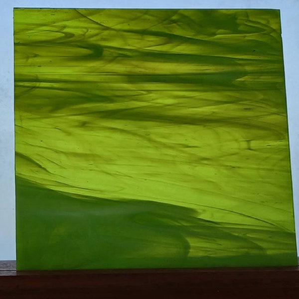 Spectrum Green/Yellow Medium Wispy Stained Glass Sheets (G 48)