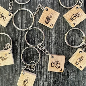 Sleutelhanger met alfabet in gebarentaal (Amerikaans), ASL-sleutelhanger met scrabble-tegel, tasbedel, eerste sleutelhanger, cadeau tolk
