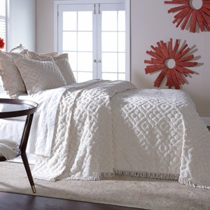 Vintage Look Diamond Tufted Chenille Bedspread with Fringe and Pillow Sham(s), 100% Cotton