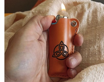 Leather case for Bic lighter. Lighter case, gifts for smokers. Personalized gifts. For hanging your lighter.
