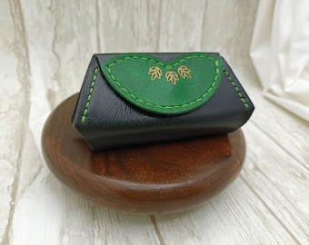 Black and green leather wallet, key holder, small wallet for women. Vintage wallet to store your coins.