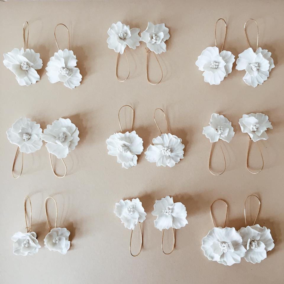 18K Gold White Flower Wedding Earrings Unique Flower Etsy