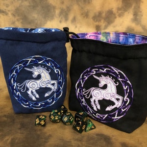 Würfelsäckchen/ besticktes Würfelsäckchen/ keltisches Einhorn/ Wendewürfelsäckchen/ Runensteinsäckchen/ Tarotkartenbeutel/ Einhornstickerei