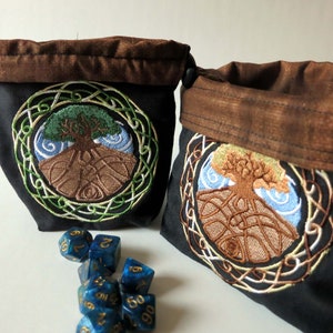 Würfeltasche/ bestickte Würfeltasche/ Baum des Lebens/ keltische Stickerei/ Wende-Würfeltasche/ D20/ Runen-Würfel-Tasche/Tarot-Kartentasche