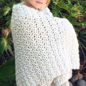 EASY CROCHET PATTERN - Throw Blanket - Afghan - Chunky Winter Blanket - Lapghan - Wedding Blanket - Ava Girl Patterns