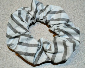 White, grey stripes, striped, aged wood, white wash planks, bars, bands, lines, hair tie, scrunchie, elastic, hair accessory