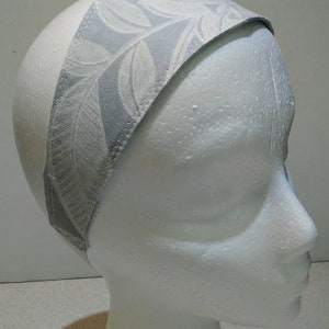 Grey, white, flowers, floral, plants, leaves, rockabilly, vintage style, retro fashion, headband, hair accessory