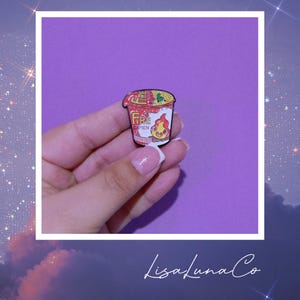 fire ramen - enamel pin