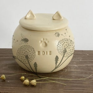 Dandelion Cat Urn, Ceramic Urn for Ashes, Creamation Urn, Pottery Urn for Pets, Cat Urn