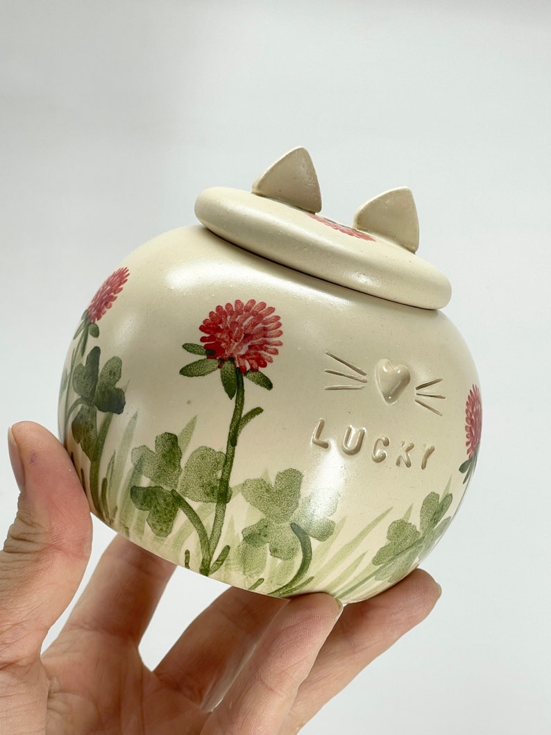 Clover Cat Urn, Grass Urn for Ashes, Creamation Urn, Pottery Urn for Pets, Cat Urn image 2