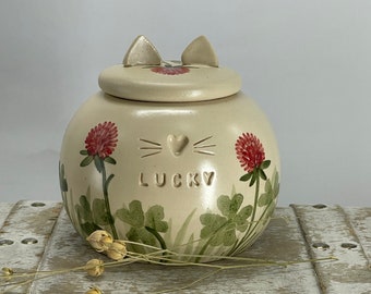 Clover Cat Urn, Grass Urn for Ashes, Creamation Urn, Pottery Urn for Pets, Cat Urn